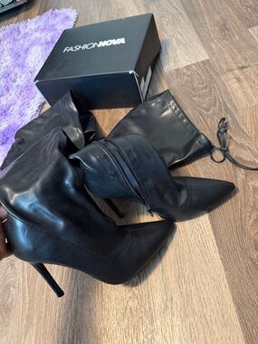 Women's Black Leather Stiletto Knee-High Boots